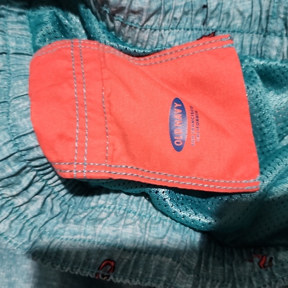 Old navy small size swimwear - Picture 3 of 4